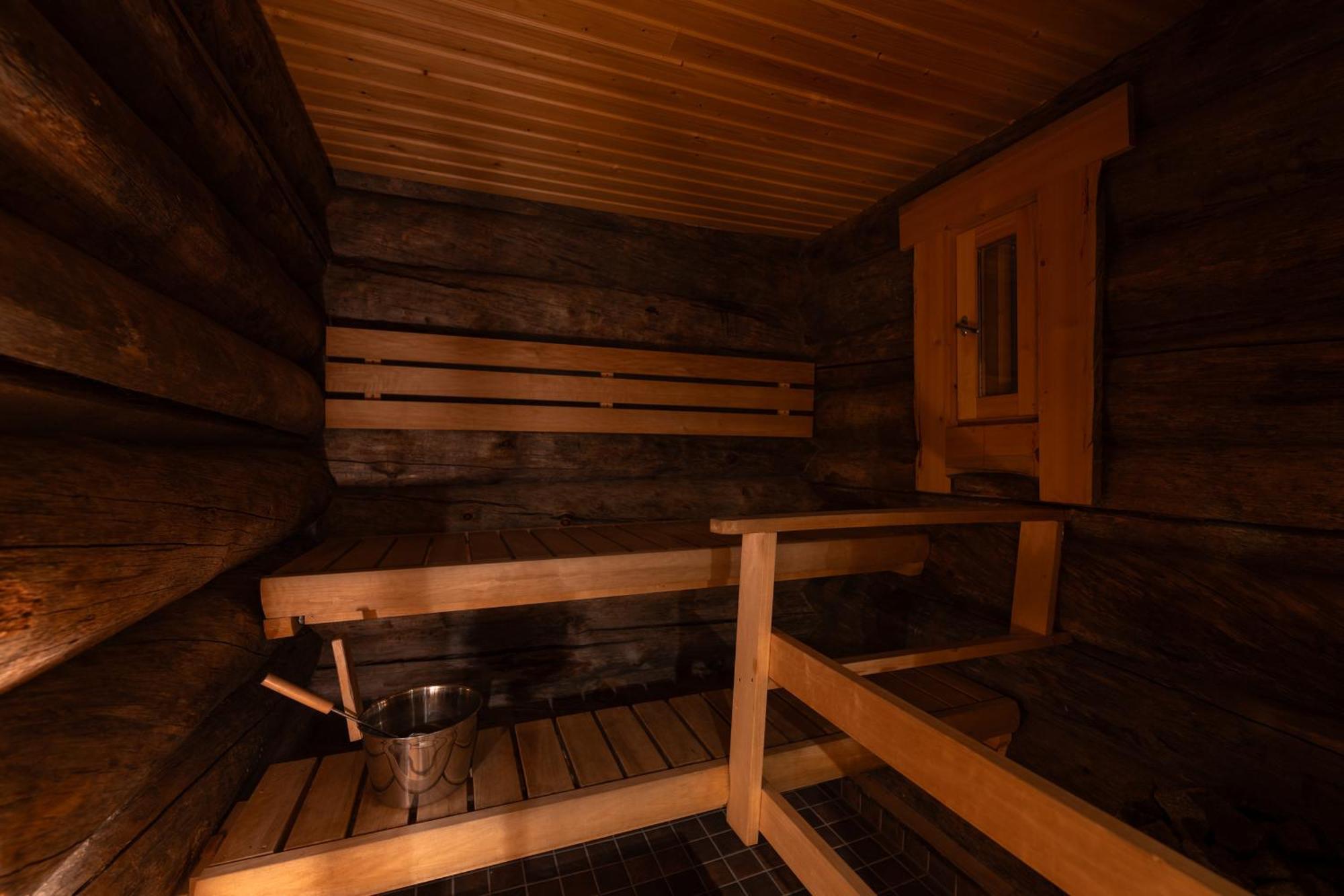 Kuukkeli Log Houses Villa Aurora "Pupula" Сааріселькя Екстер'єр фото