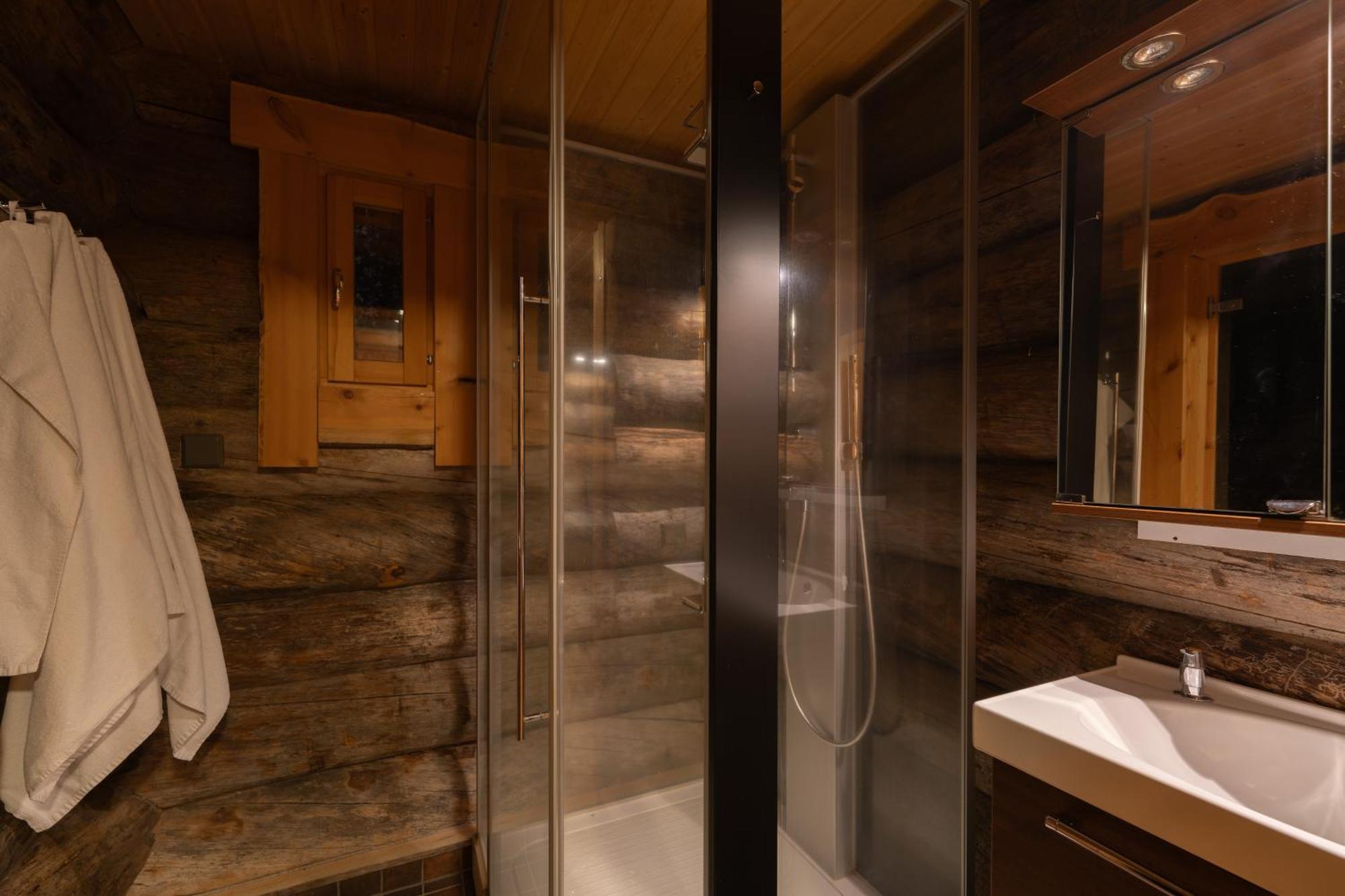 Kuukkeli Log Houses Villa Aurora "Pupula" Сааріселькя Екстер'єр фото