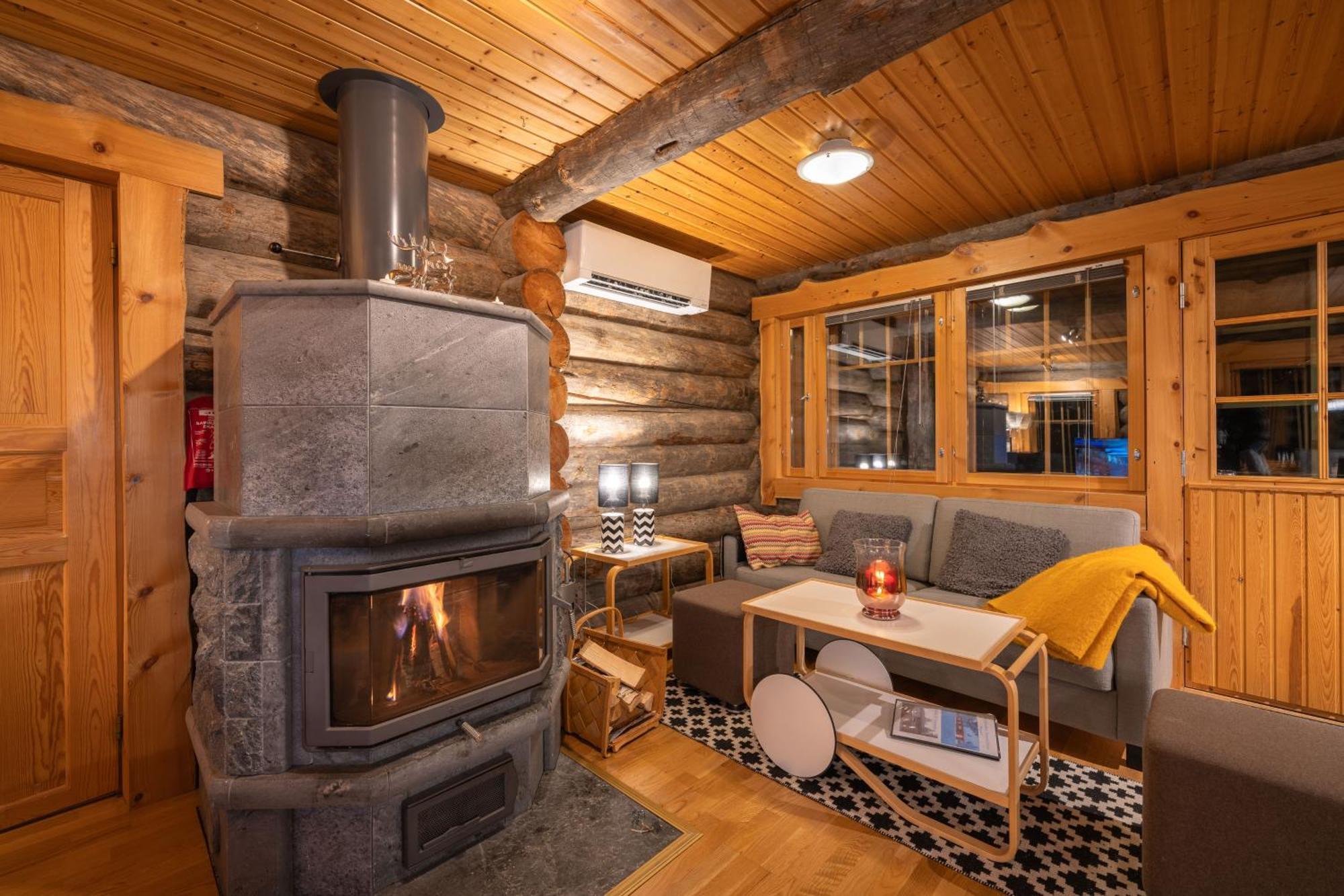 Kuukkeli Log Houses Villa Aurora "Pupula" Сааріселькя Екстер'єр фото